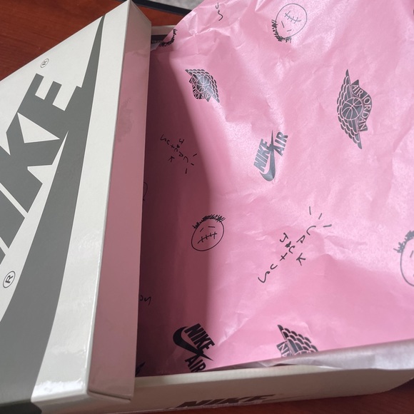 Air Jordan 1 low Travis Scott olive - Picture 3 of 7